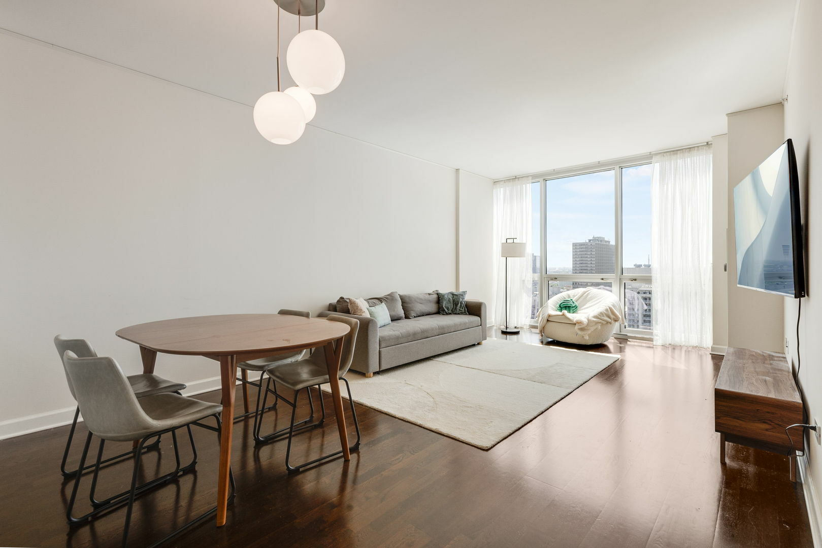 Property Photo: 1901 S Calumet Avenue 2010 IL 60616