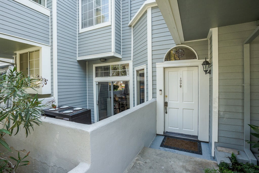 Property Photo: 1097 Blanche Street 109 CA 91106