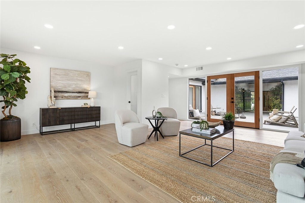 Property Photo: 23912 Hillhurst Drive CA 92677