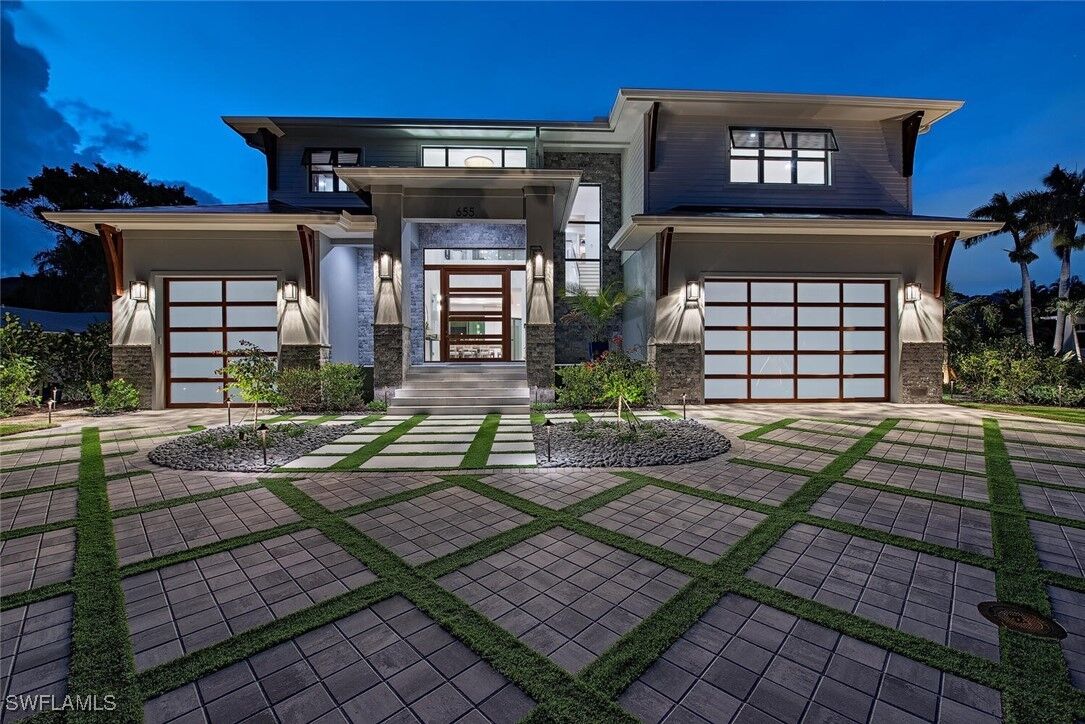 Property Photo:  655 Parkview Lane  FL 34103 