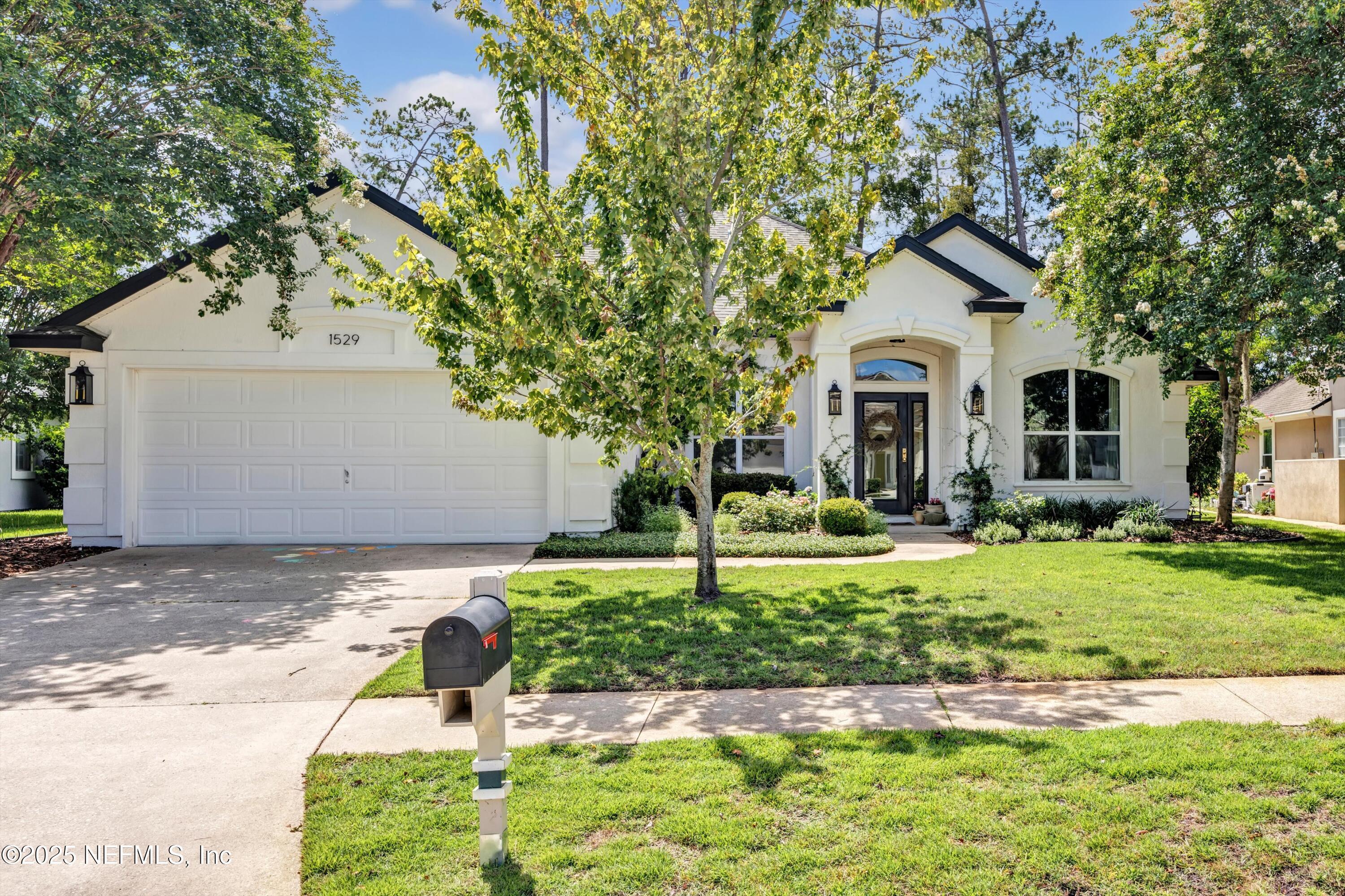 Property Photo:  1529 Waterbridge Court  FL 32003 