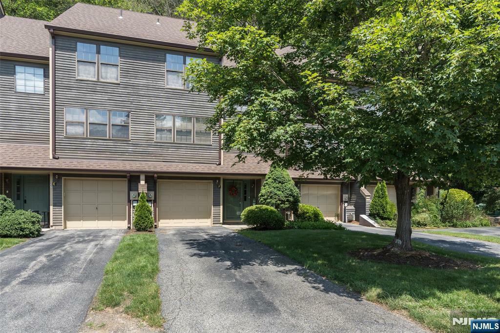 Property Photo:  29 Concord Road F  NJ 07480 