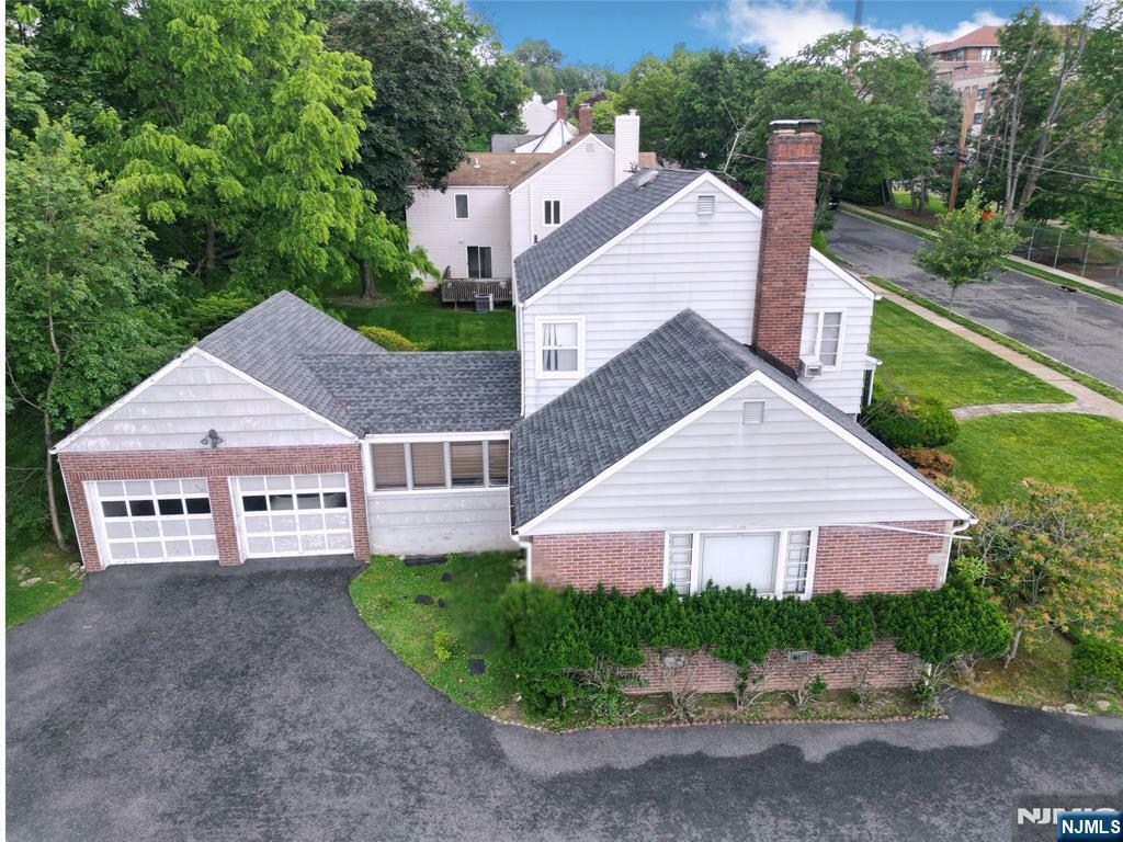 Property Photo:  16 Vandelinda Avenue  NJ 07666 