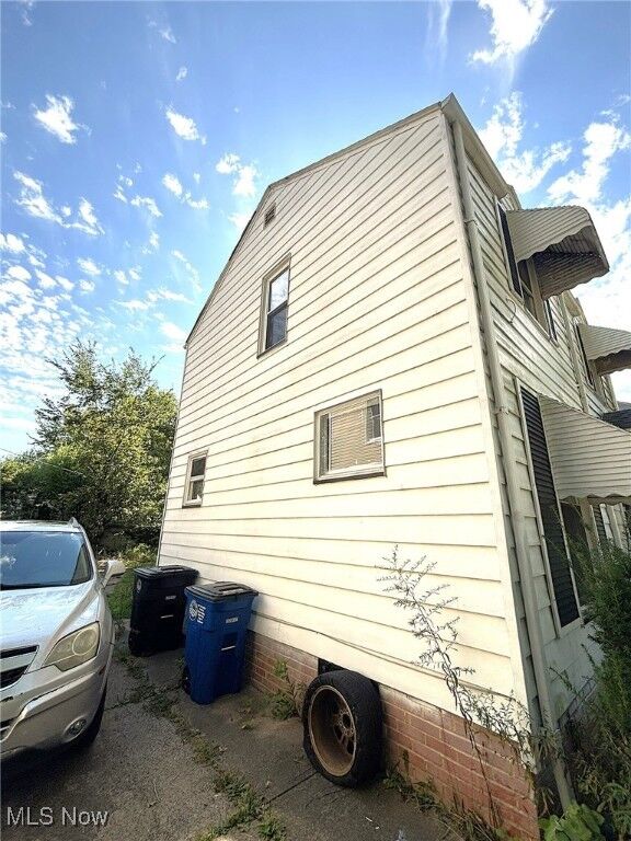 Property Photo:  17604 Walden Avenue  OH 44128 