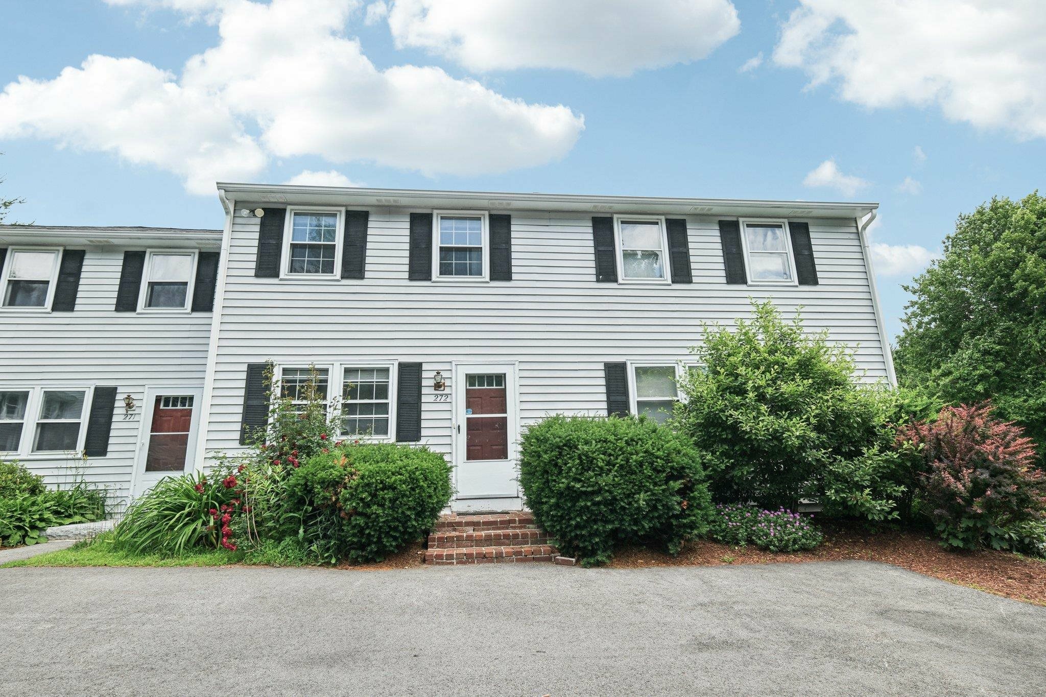 Property Photo: 272 Winding Pond Road NH 03053