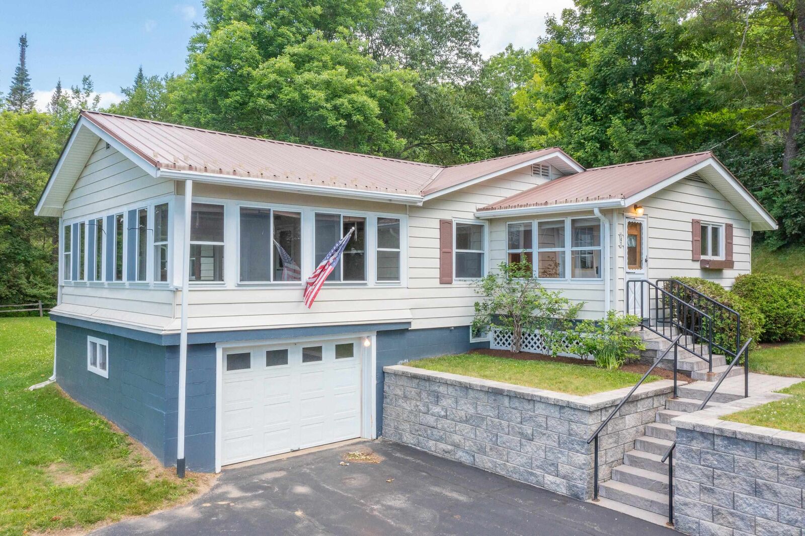 Property Photo:  141 Manns Hill Road  NH 03561 