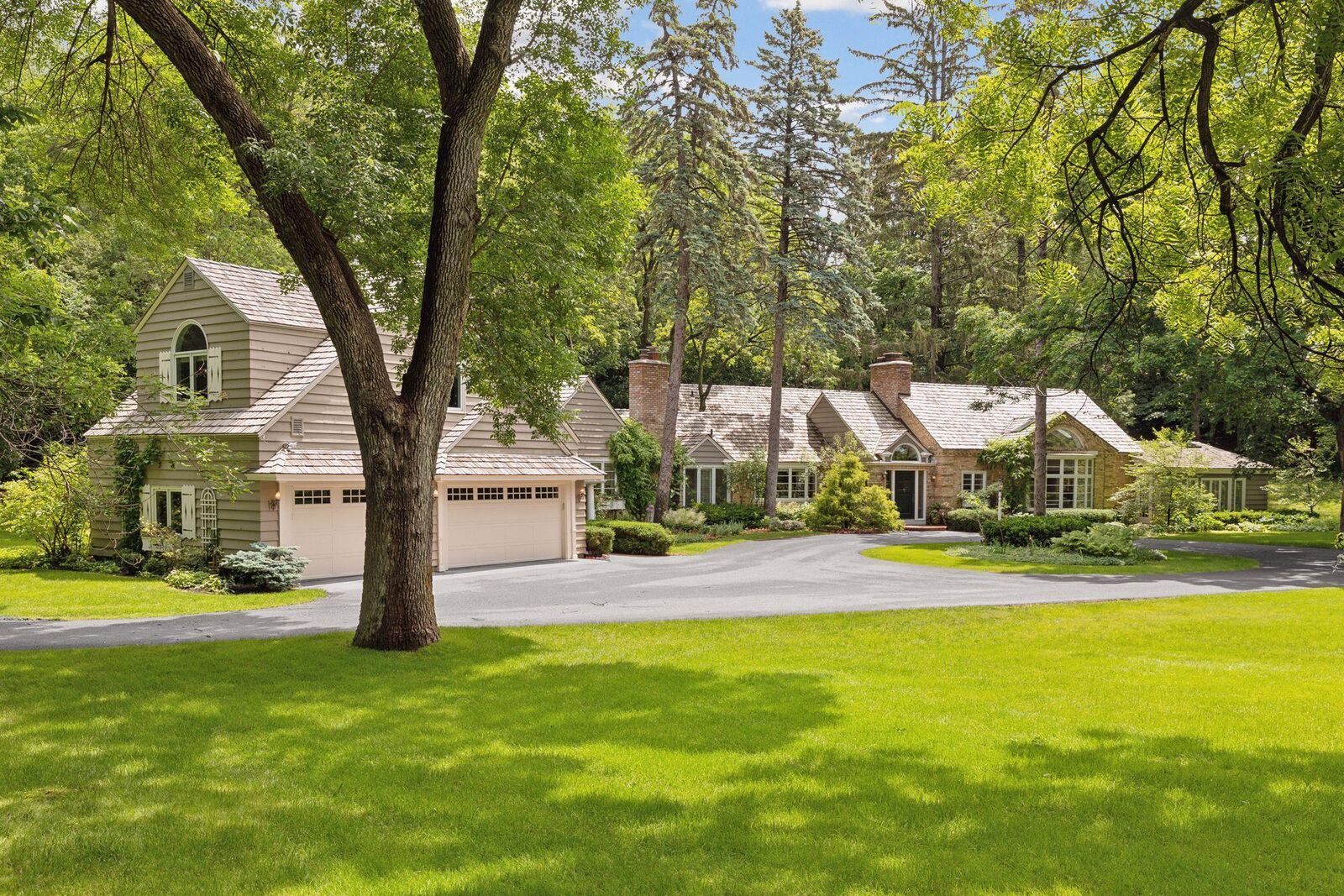 Property Photo: 11155 Mill Run MN 55305