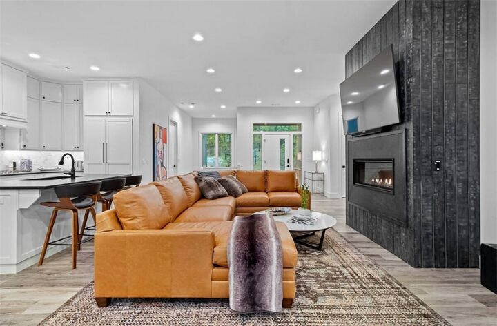 Property Photo: 6 Upton Lane AR 72714