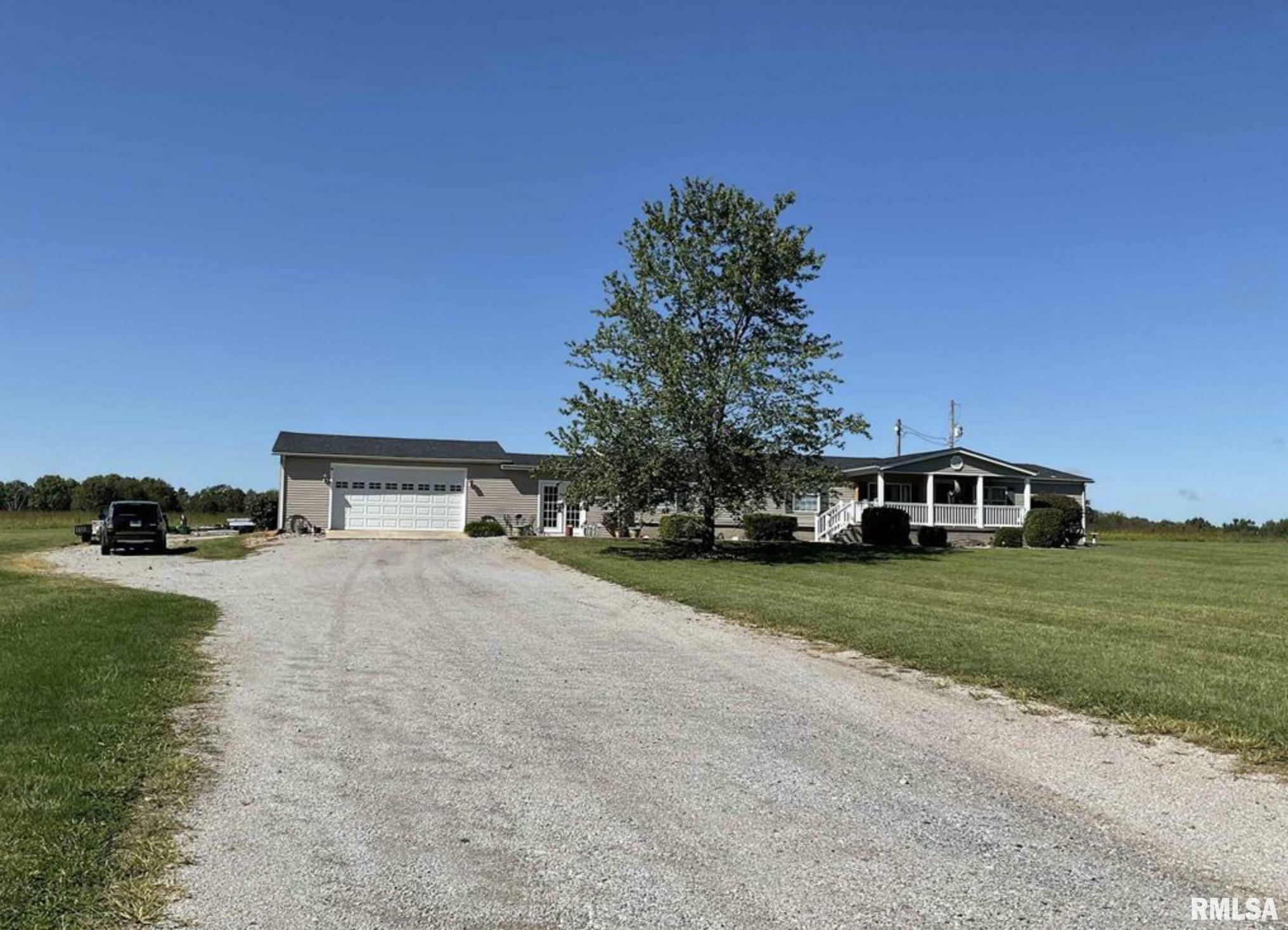 Property Photo: 18425 N Stratford Lane IL 62864