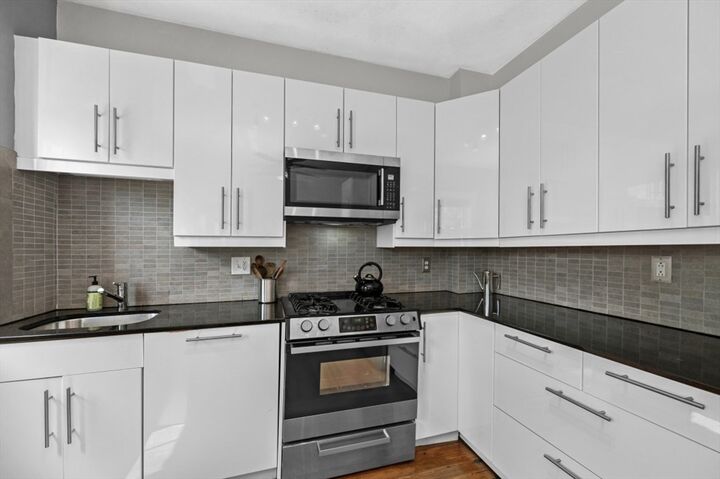 14 Linden St 8  Brookline MA 02445 photo