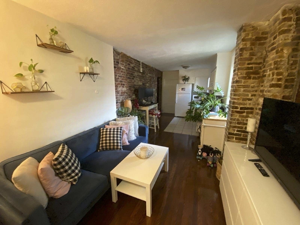 Property Photo: 96 Tyler Street 6C MA 02111