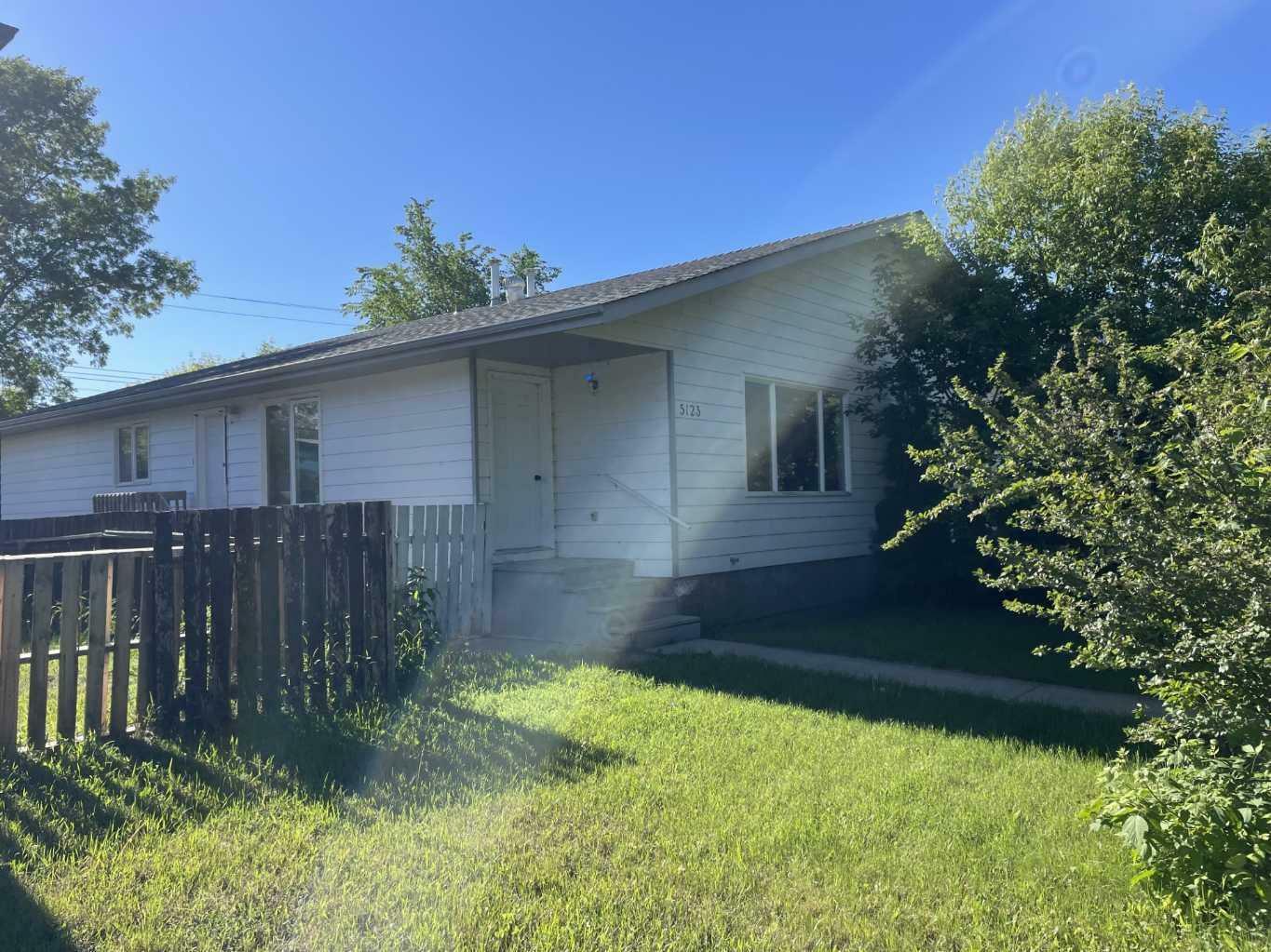 Property Photo: 5123 51 Street AB T0B 3S0