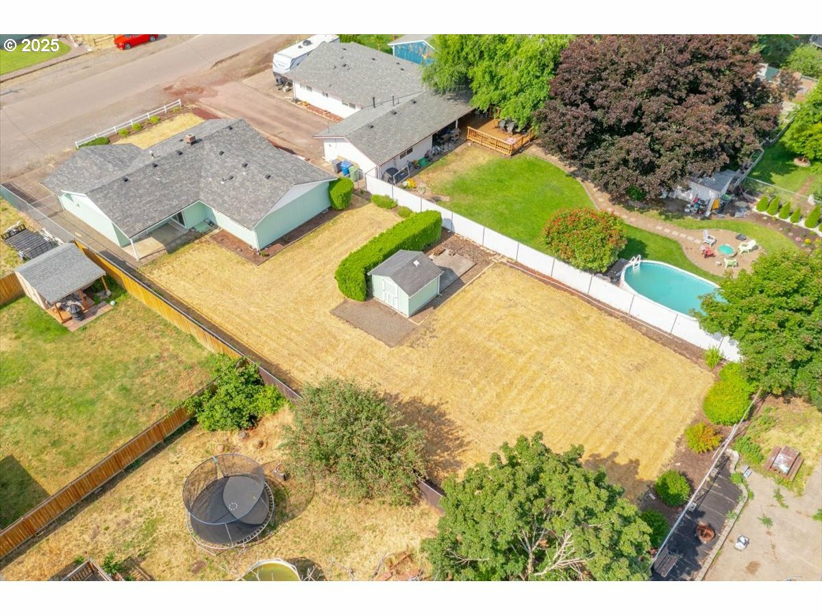 Property Photo: 861 Dietz Ave NE OR 97303