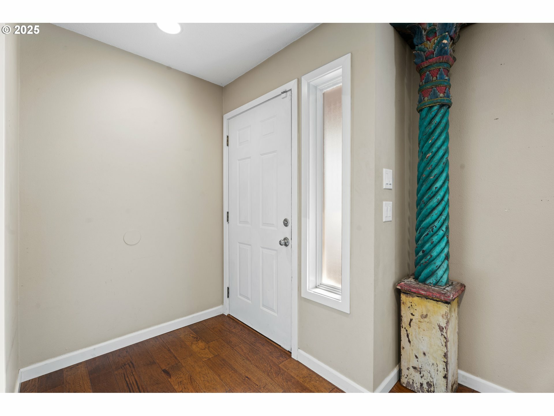 Property Photo: 11255 SW Springwood Dr OR 97223