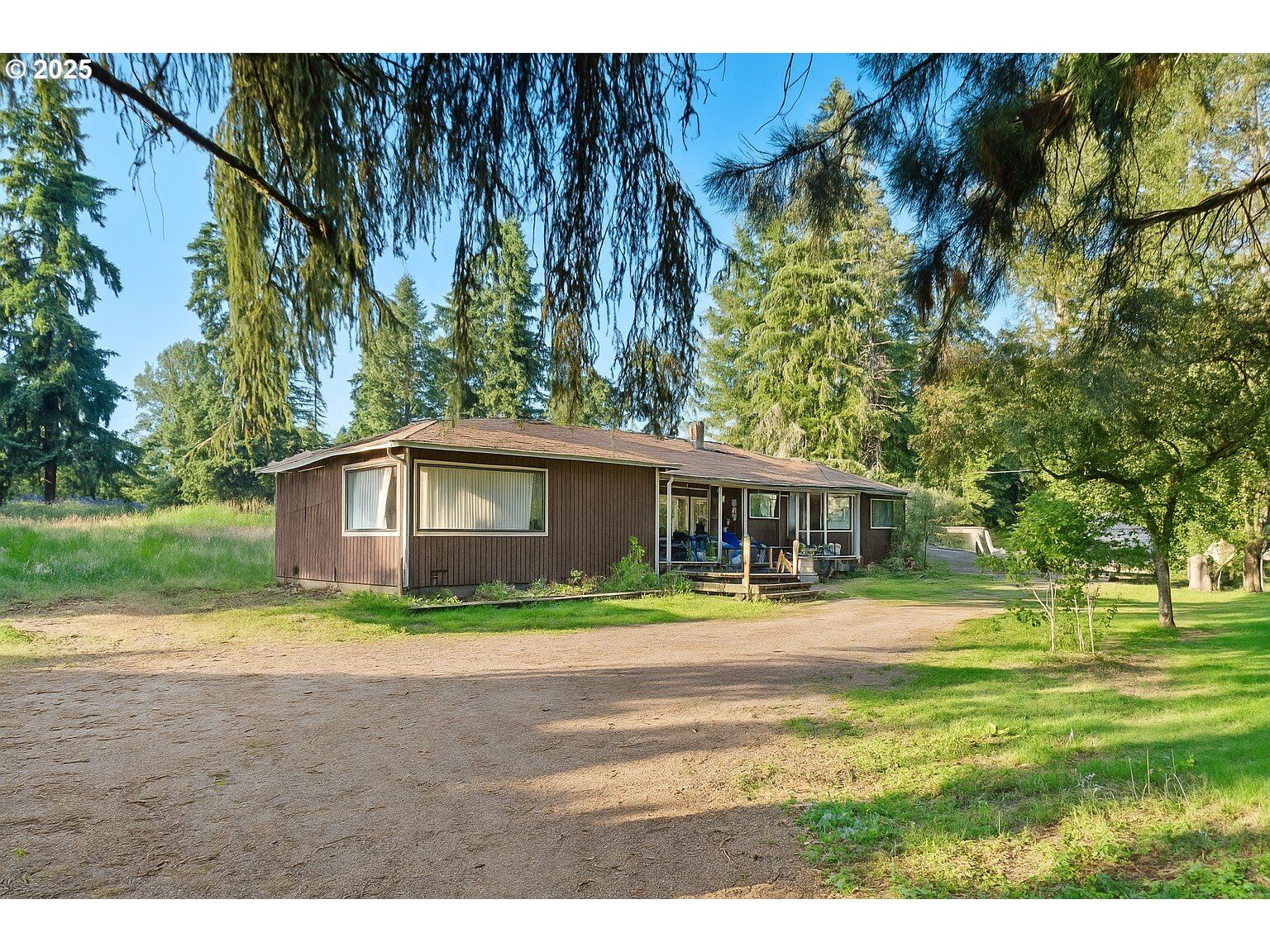 Property Photo:  1506 NE 10th St  WA 98604 