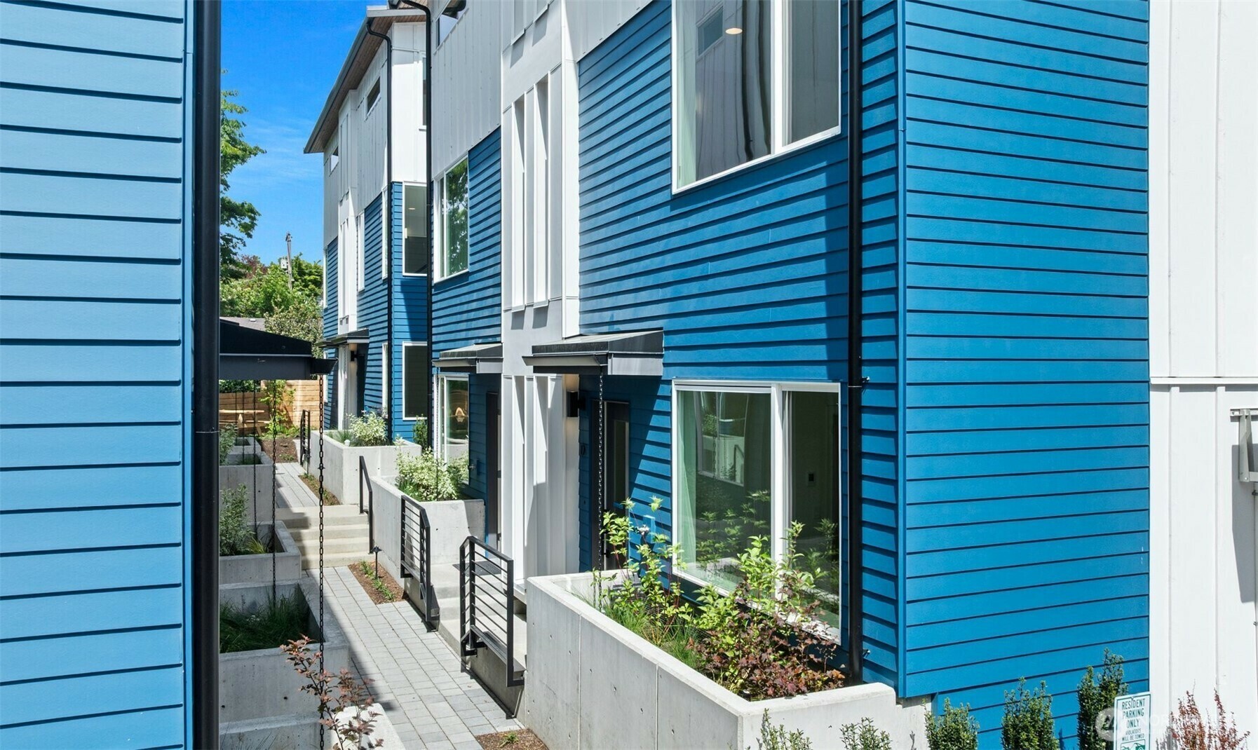 2521  29th Avenue S C  Seattle WA 98144 photo