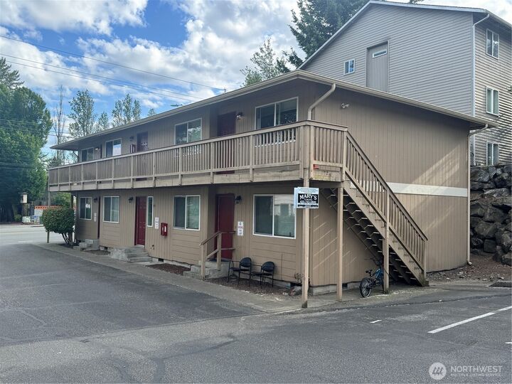Property Photo:  109 W  Casino Road  WA 98204 