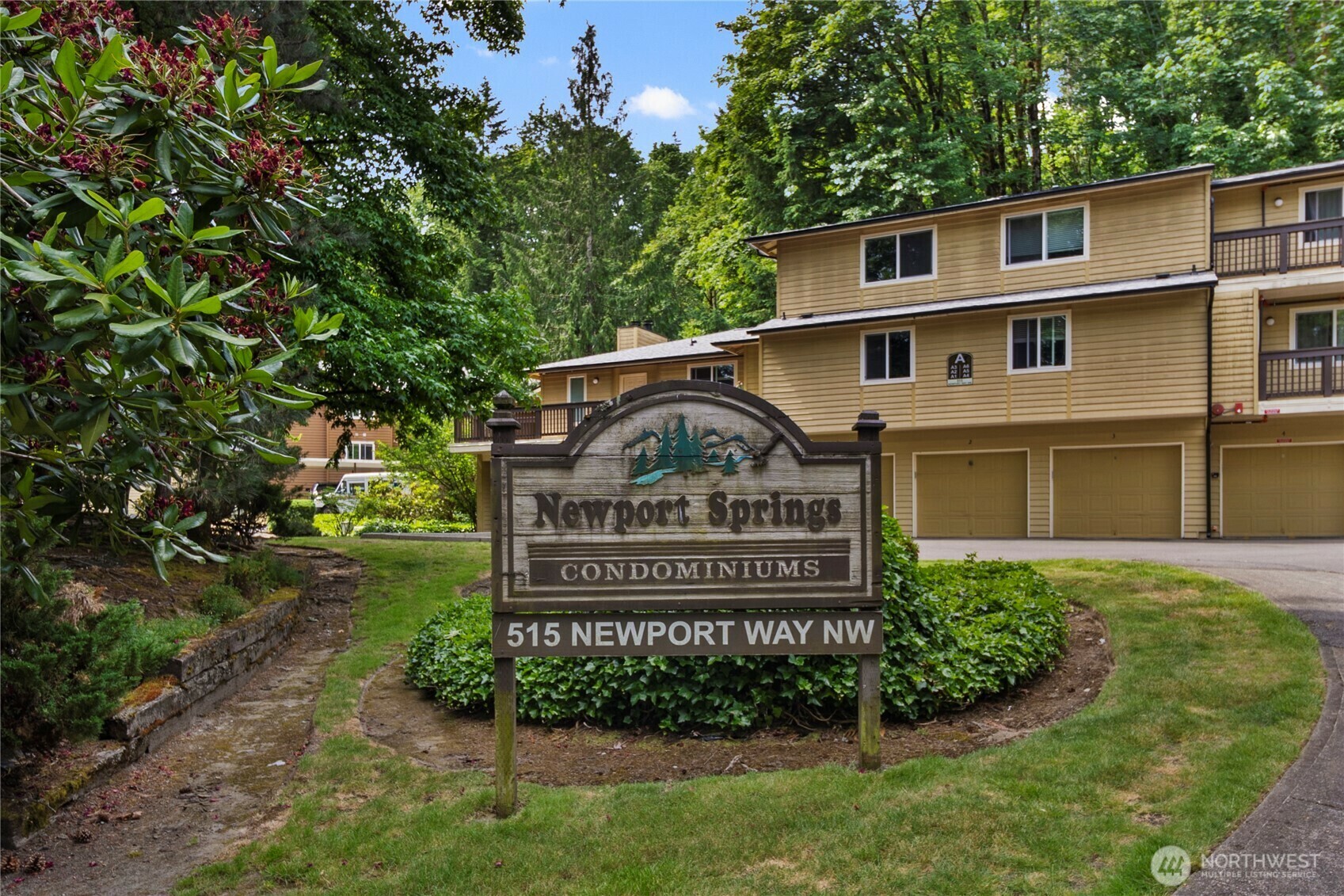 Property Photo: 515 Newport Way NW C3 WA 98027