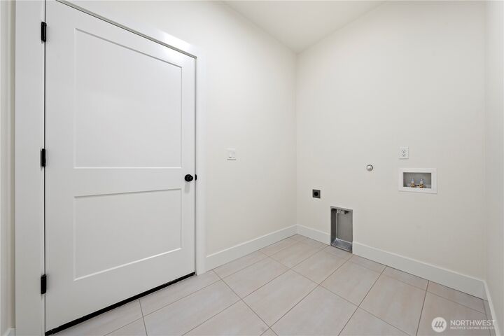 Property Photo:  714  P Street NE  WA 98848 