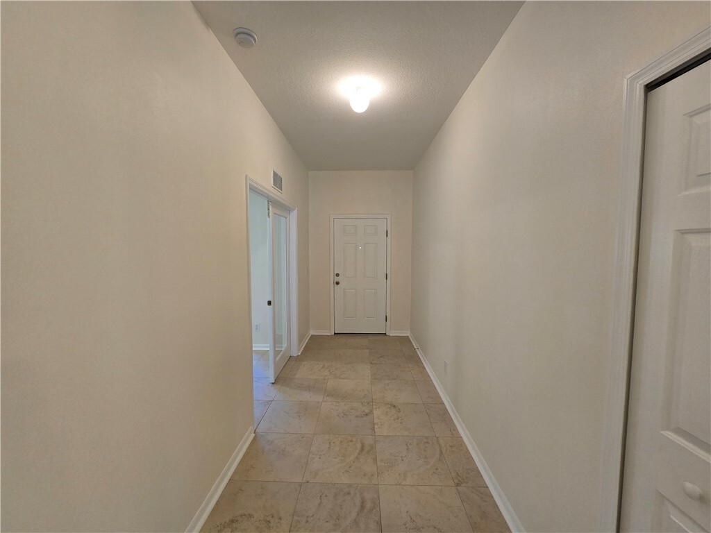 Property Photo: 1430 10th Manor FL 32960