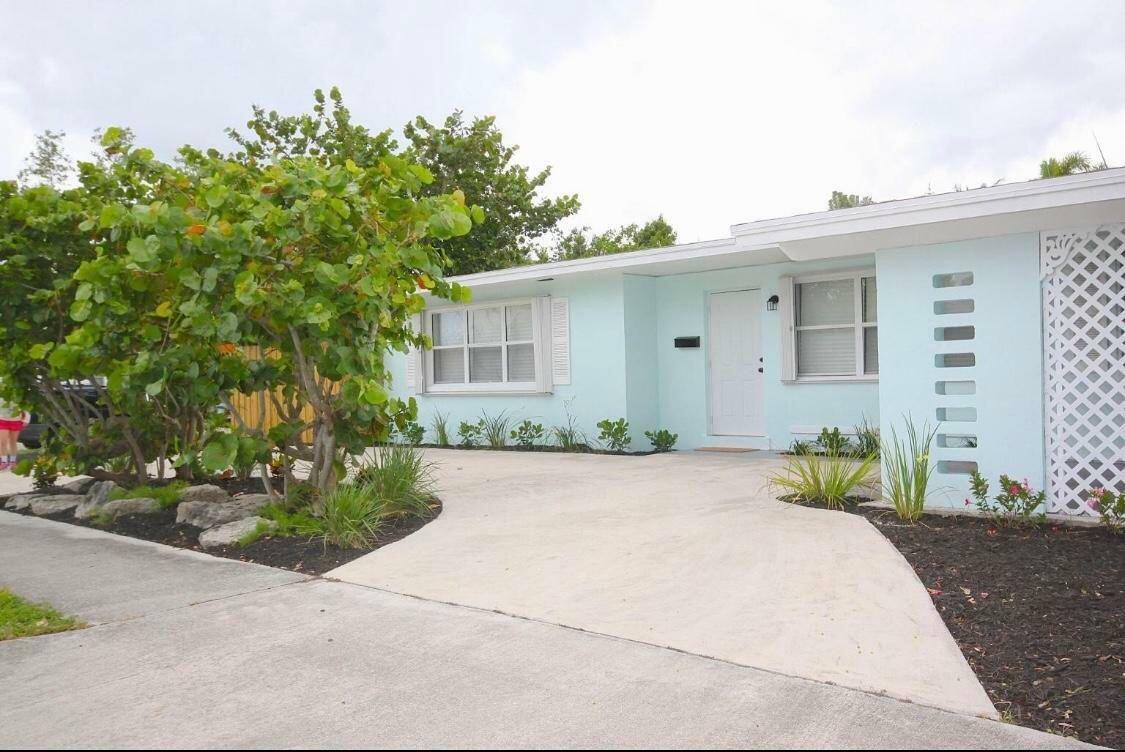 Property Photo: 5501 Spruce Avenue FL 33407