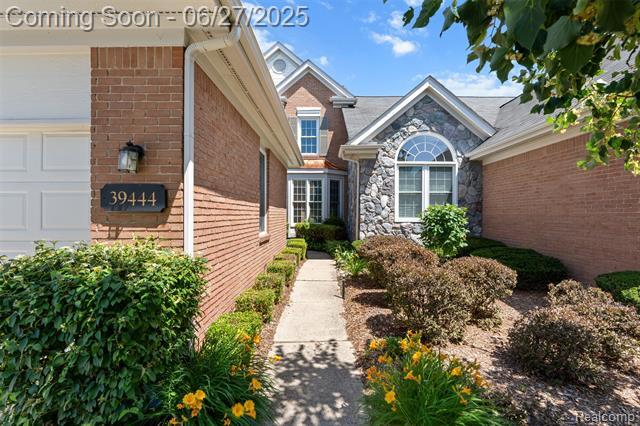 Property Photo: 39444 Village Run Drive 221 MI 48168