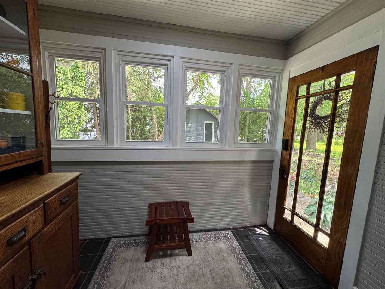 Property Photo: 916 W National Road IN 47374