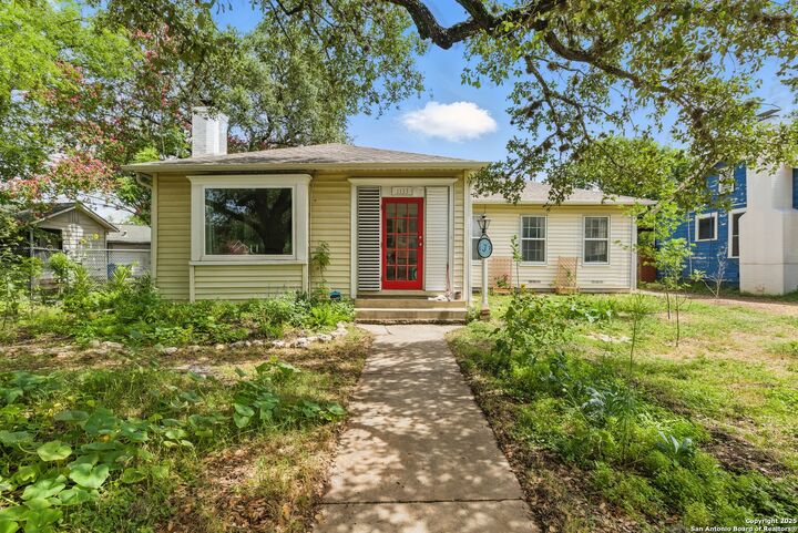 Property Photo:  1133 Donaldson Ave  TX 78228 