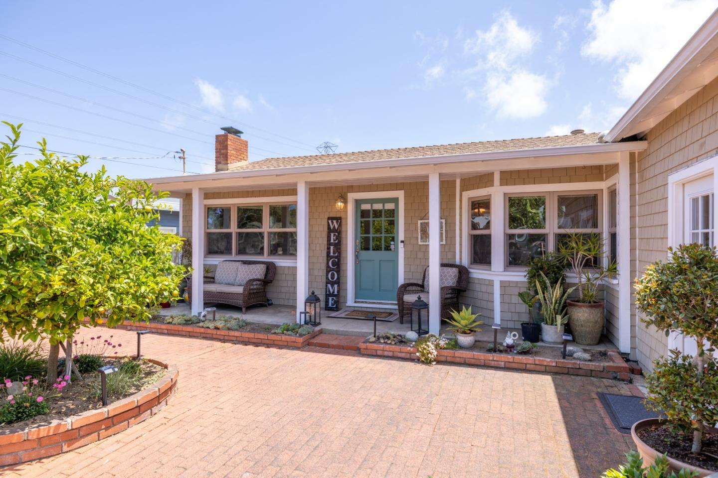 Property Photo:  10 Boronda Way  CA 93940 