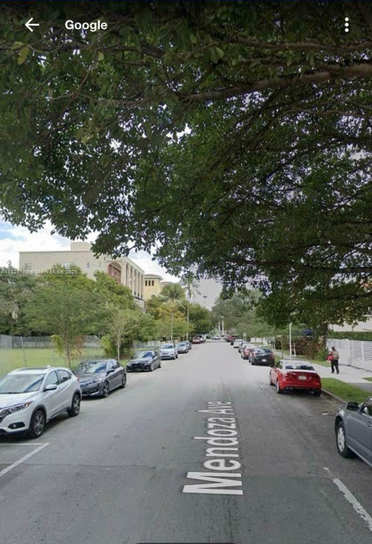 Property Photo: 126 Mendoza Ave 1 FL 33134