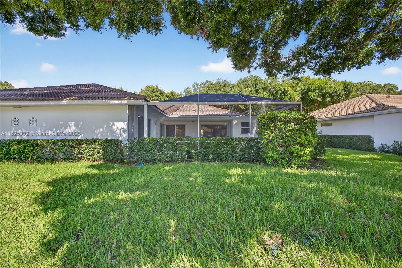 Property Photo: 7102 Geminata Oak Ct 7102 FL 33410