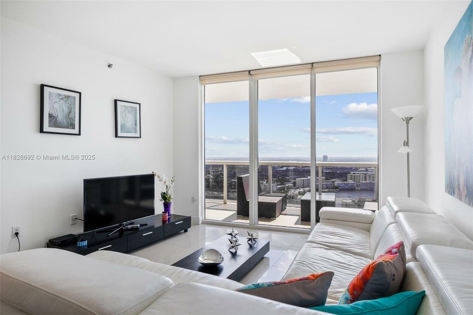 Property Photo:  1800 S Ocean Dr 4006  FL 33009 