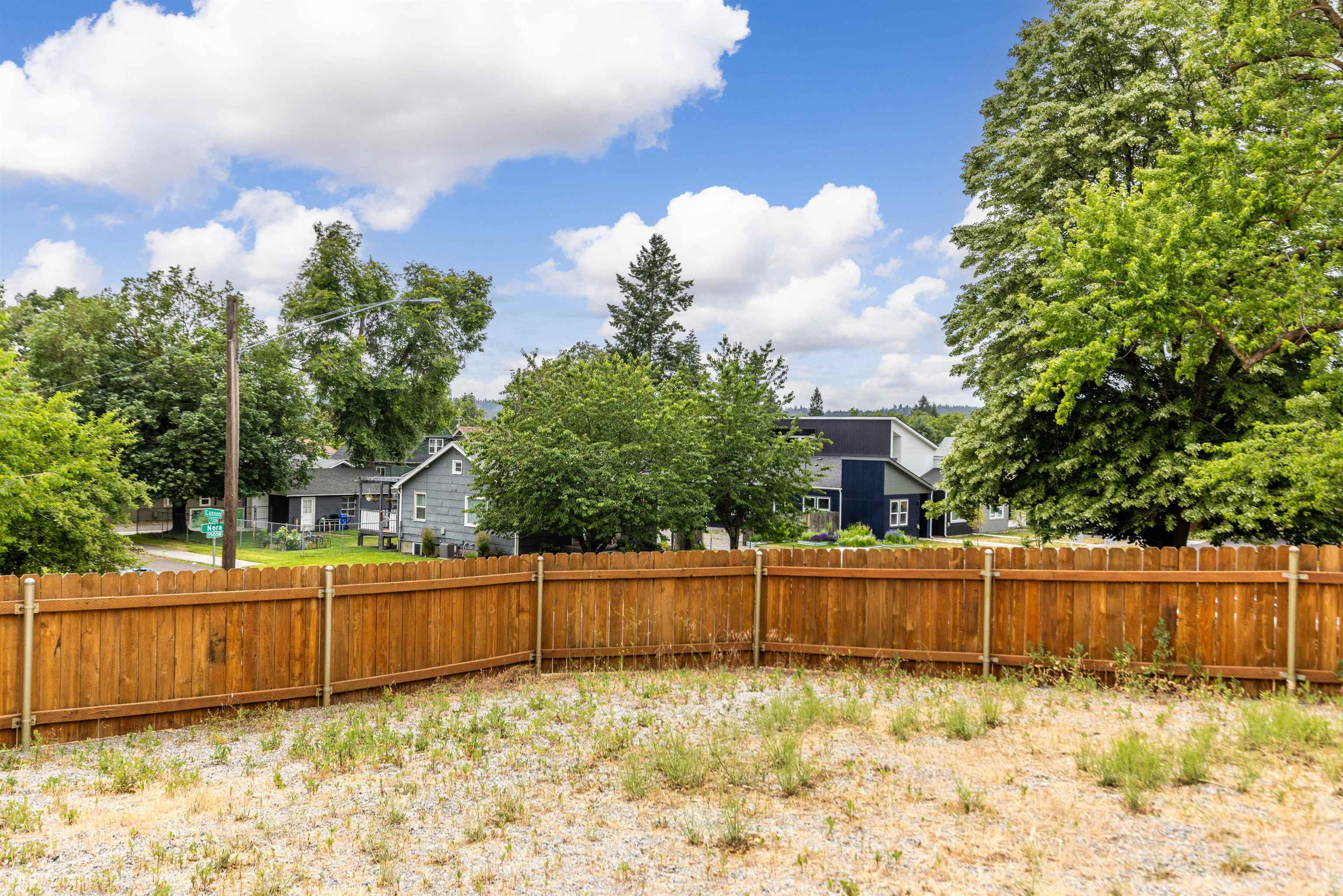 Property Photo: 1808 N Cannon St WA 99205