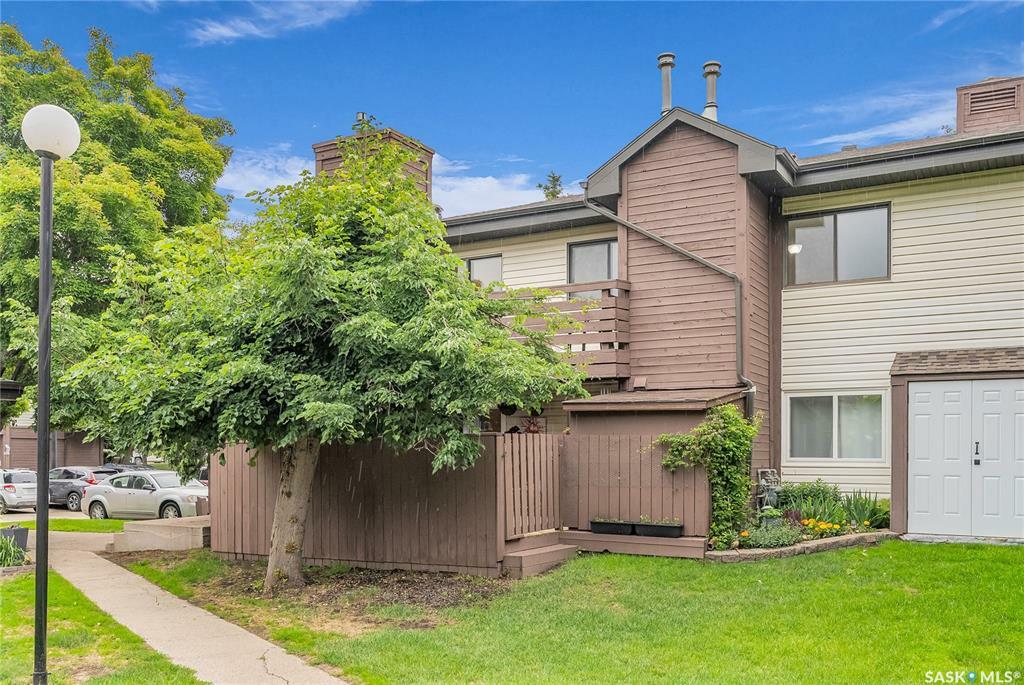 Property Photo: 441 Pendygrasse Road 202 SK S7M 5C1