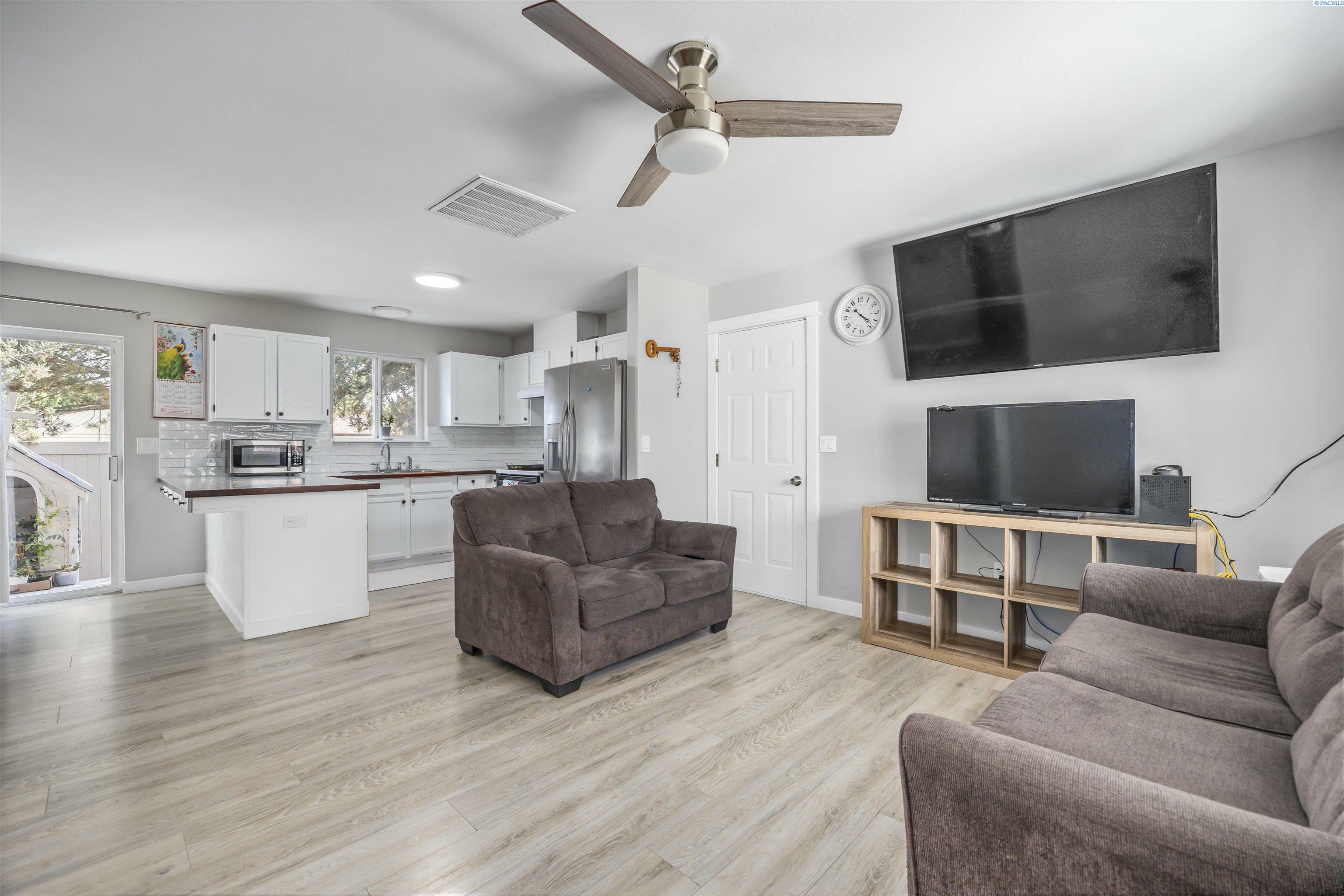 Property Photo: 427 N Owen Ave WA 99301