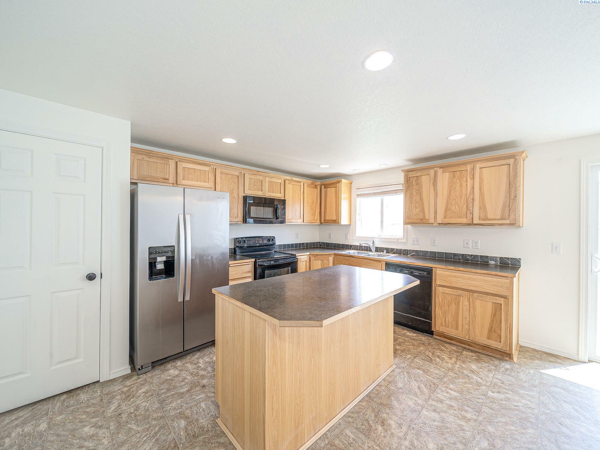 Property Photo: 5404 Coolidge Ct WA 99301