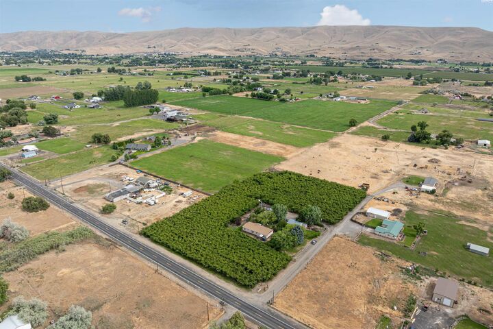 Property Photo: 164901 W Old Inland Empire Hwy WA 99350
