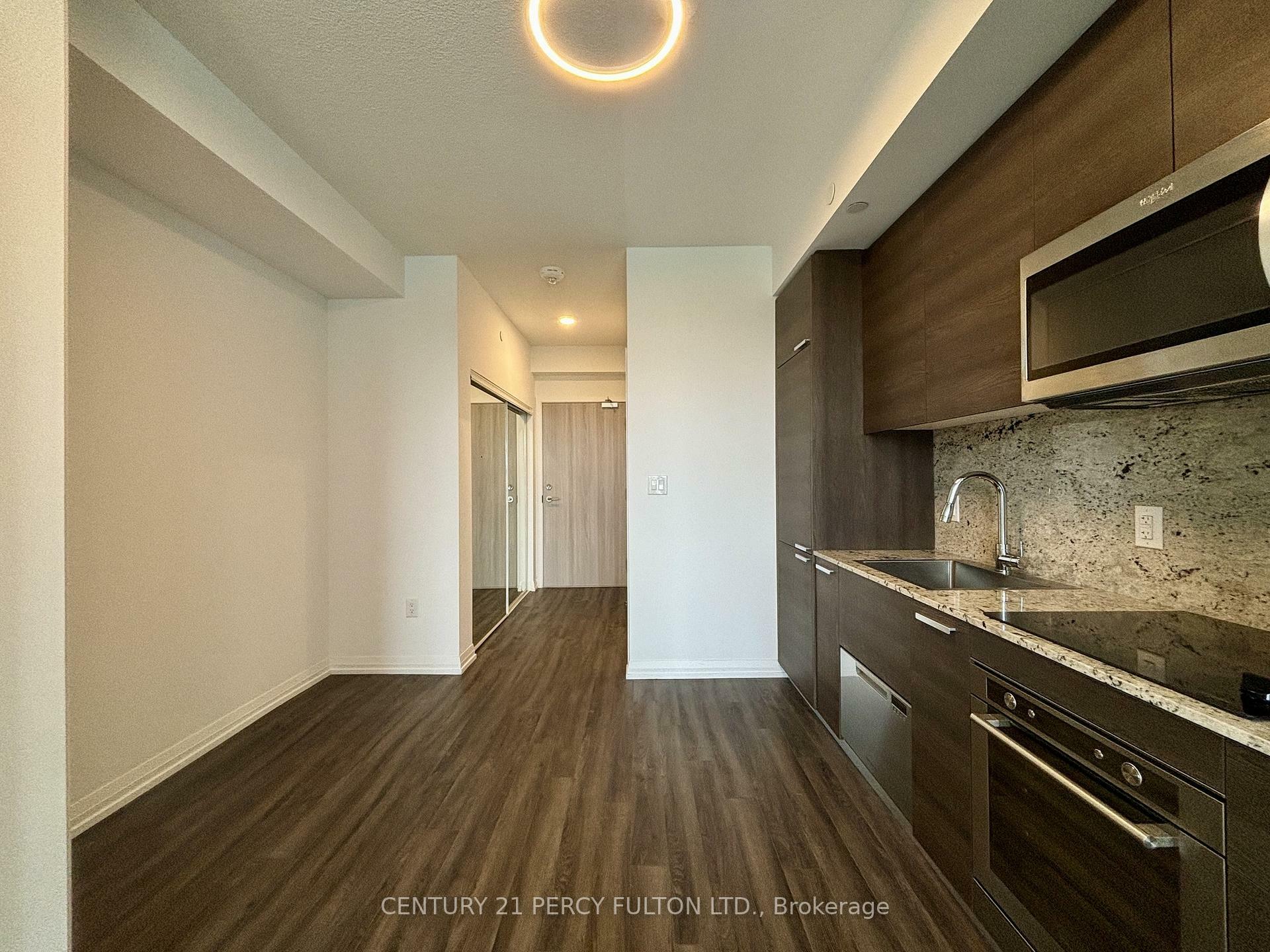 Property Photo:  75 Canterbury Place 1609  ON M2N 0L2 