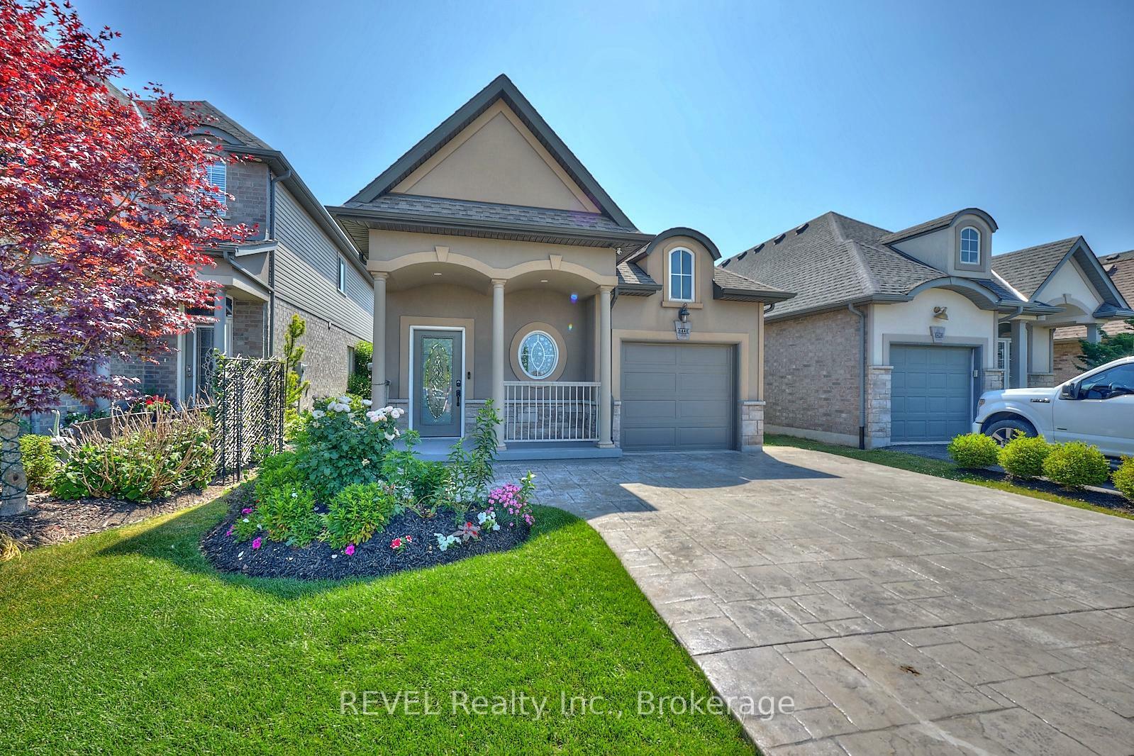 Property Photo: 8446 Jennifer Crescent ON L2H 0J3