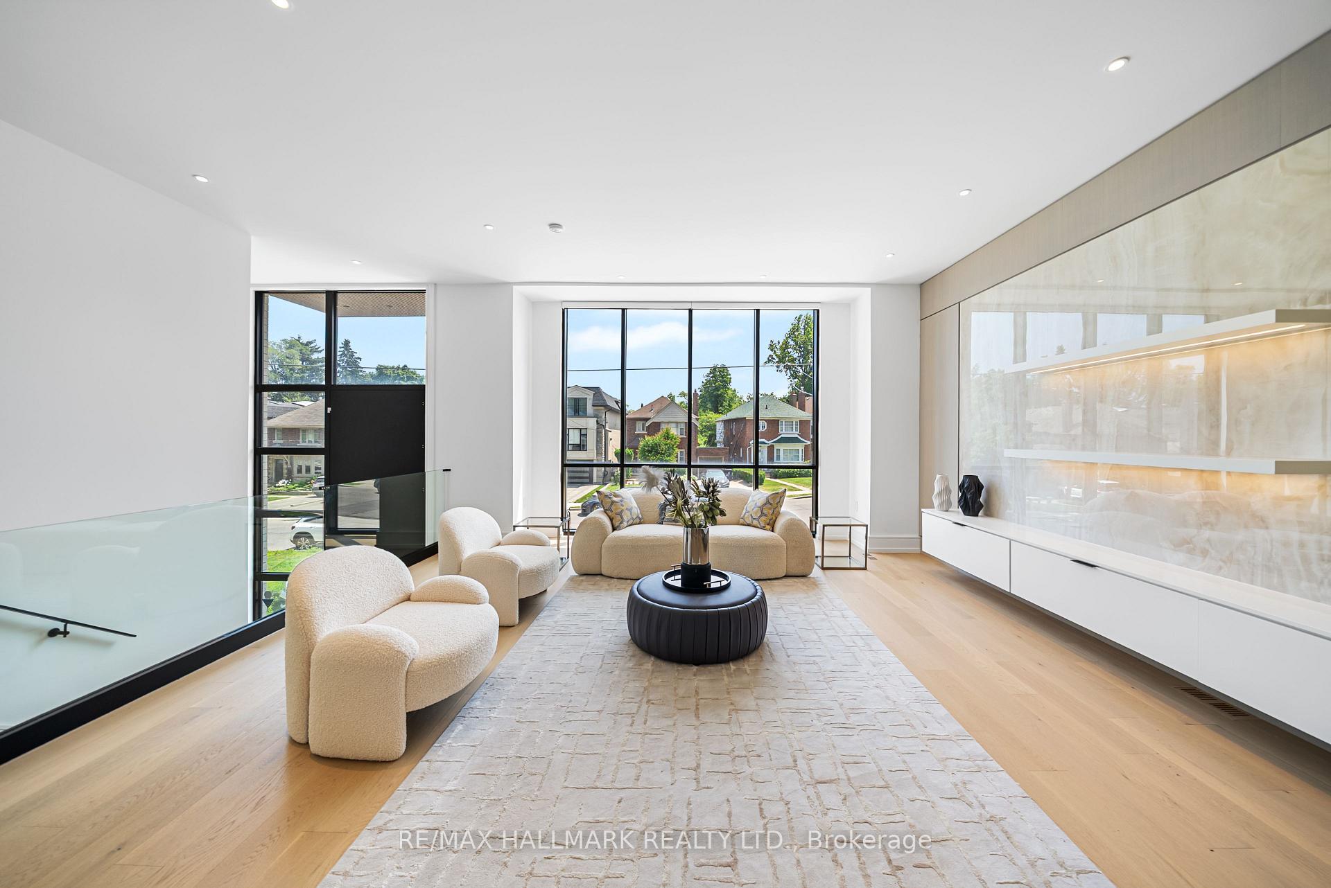 Property Photo: 22 Divadale Drive ON M4G 2N9