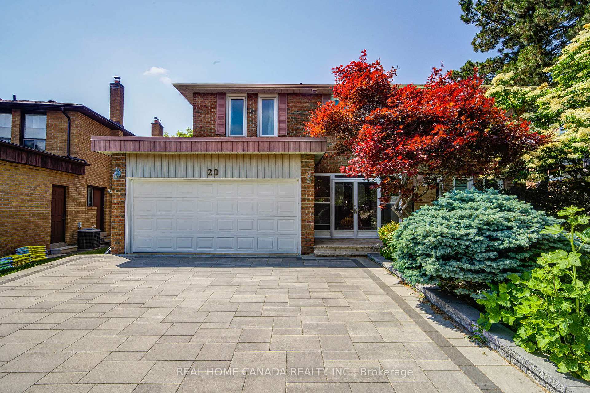 Property Photo: 20 Saddletree Drive ON M2H 3L3