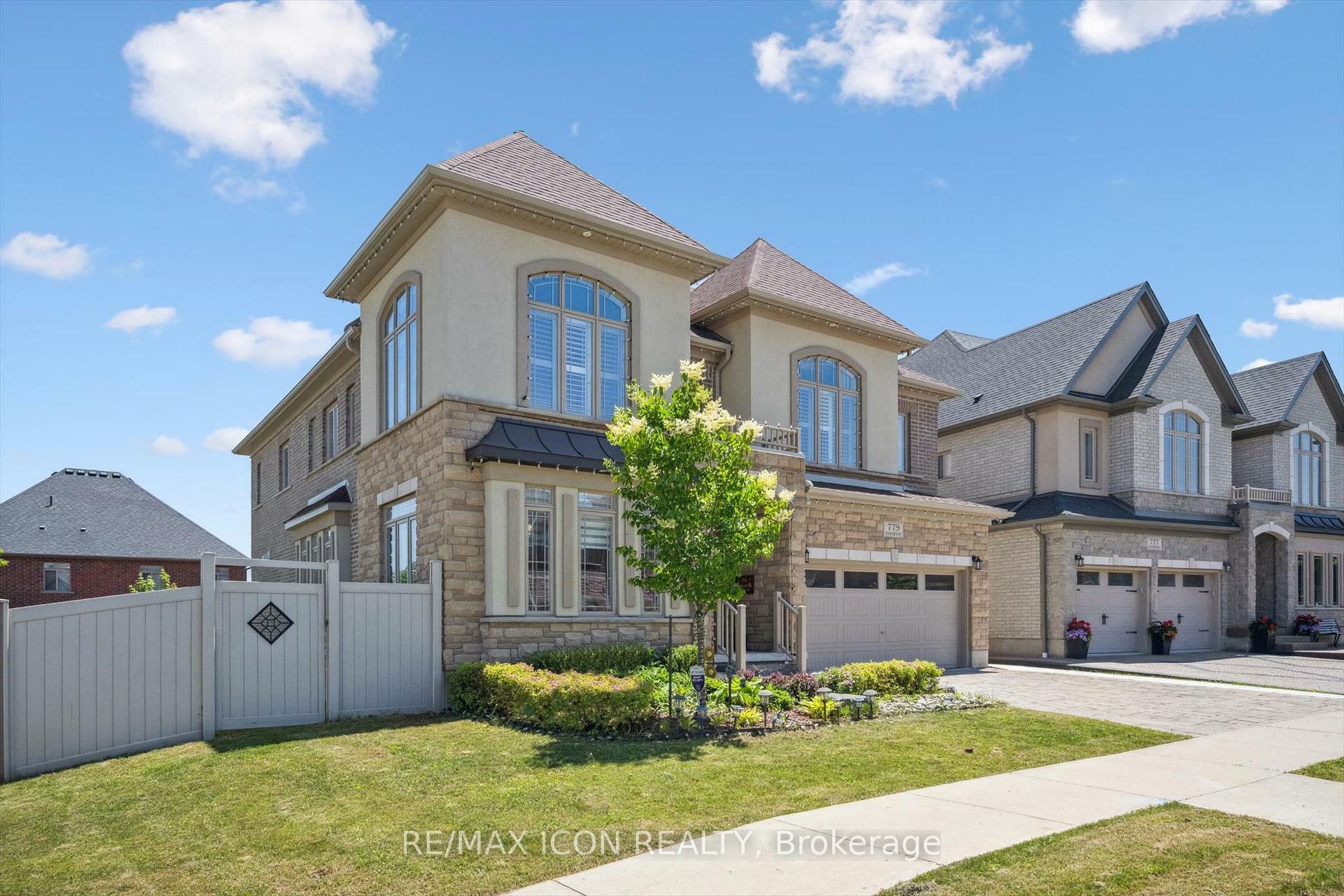 Property Photo: 779 Snowberry Court MI N2V 0E7