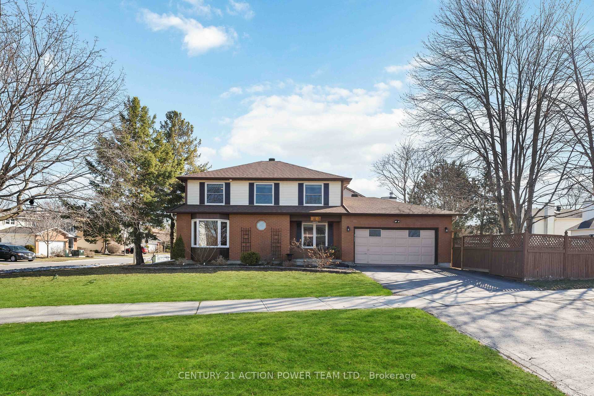 Property Photo:  1673 Barrington Street  ON K1C 4W9 