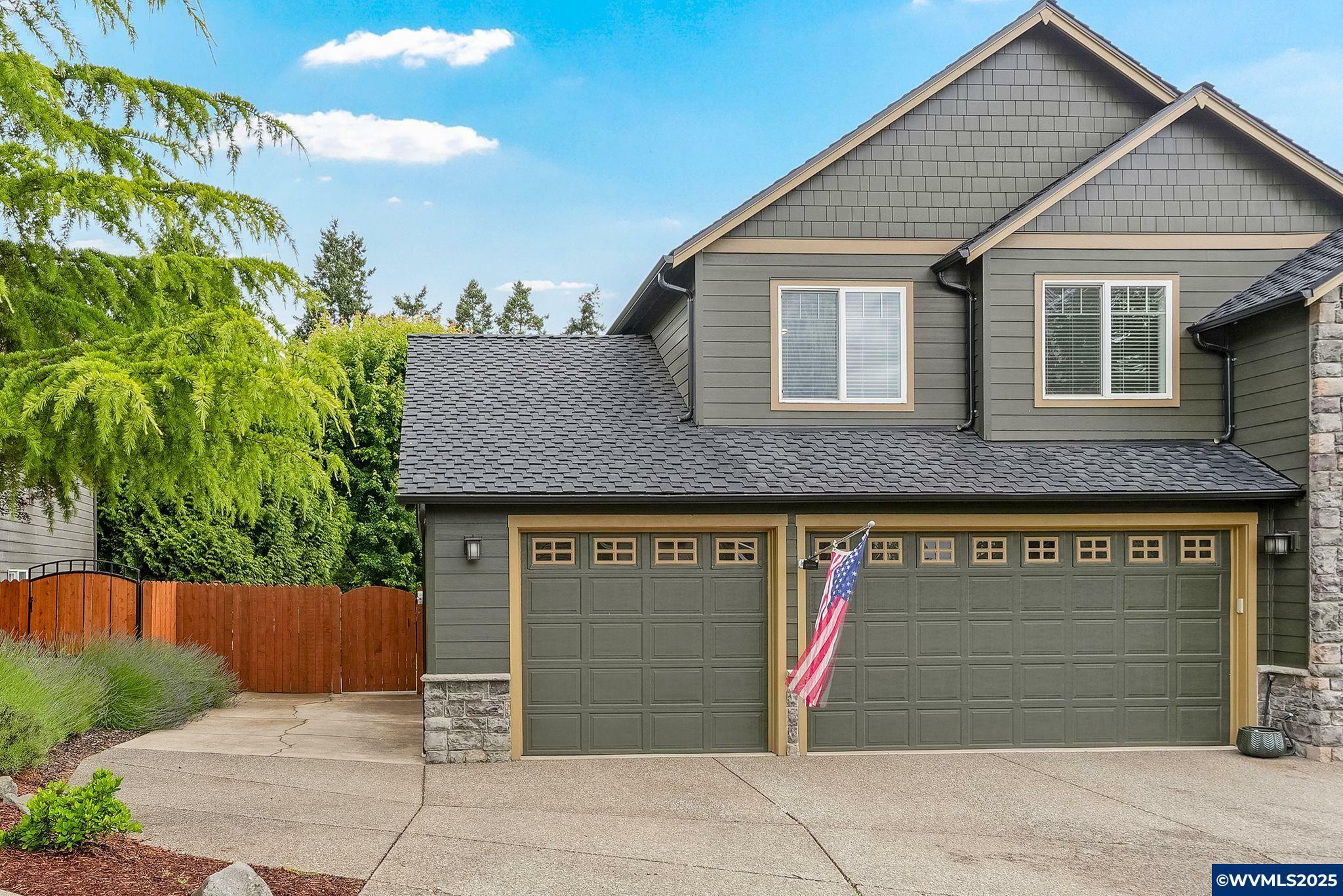 Property Photo: 1401 Ranier Lp NW OR 97304