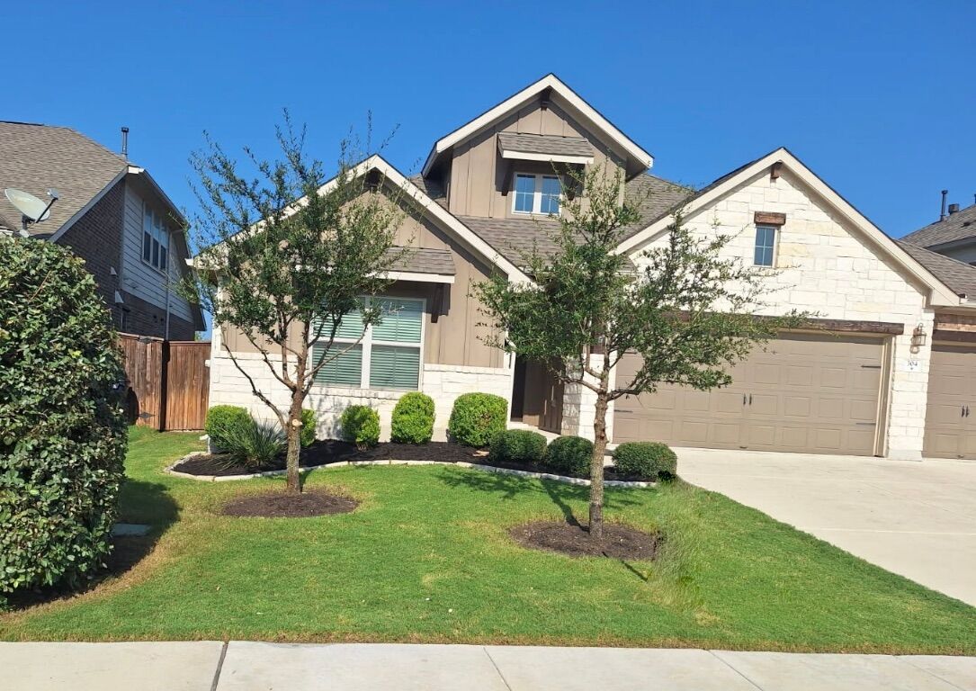 Property Photo: 304 Leon Loop TX 78642