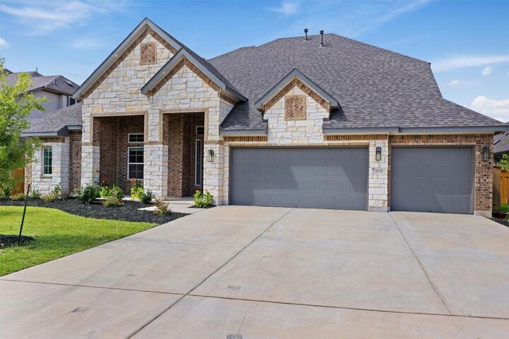 Property Photo:  2233 Bellisa Vista Drive  TX 78641 