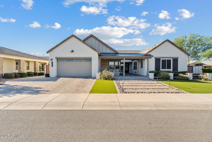 Property Photo:  1542 E Blue Ridge Way  AZ 85298 