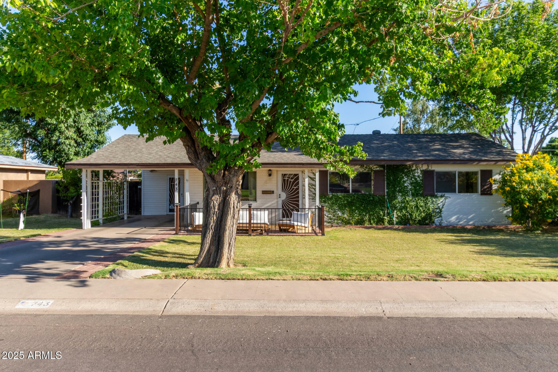 Property Photo: 743 W Ocotillo Road AZ 85013