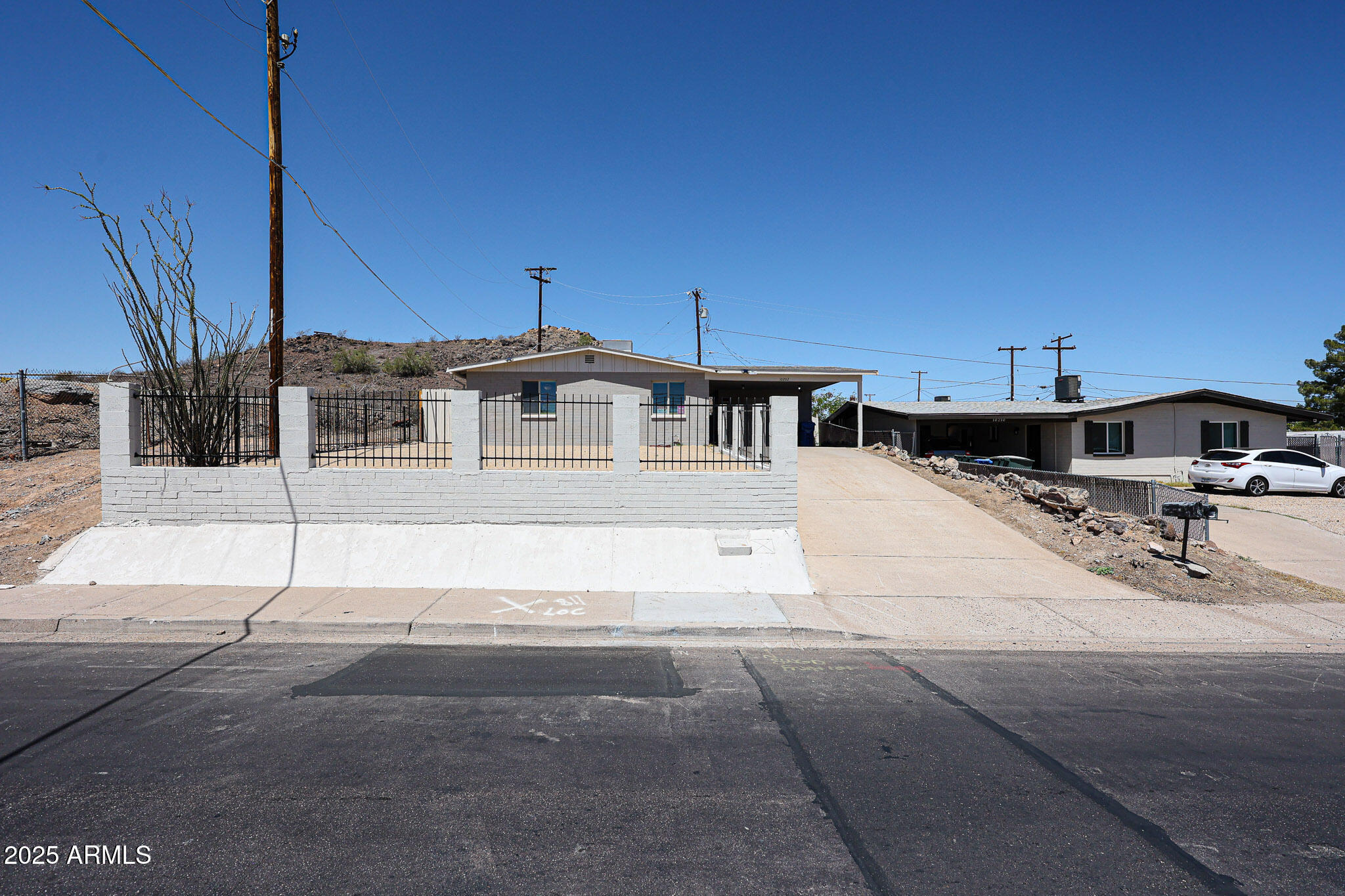 Property Photo: 10202 N 15th Avenue N 2 AZ 85021