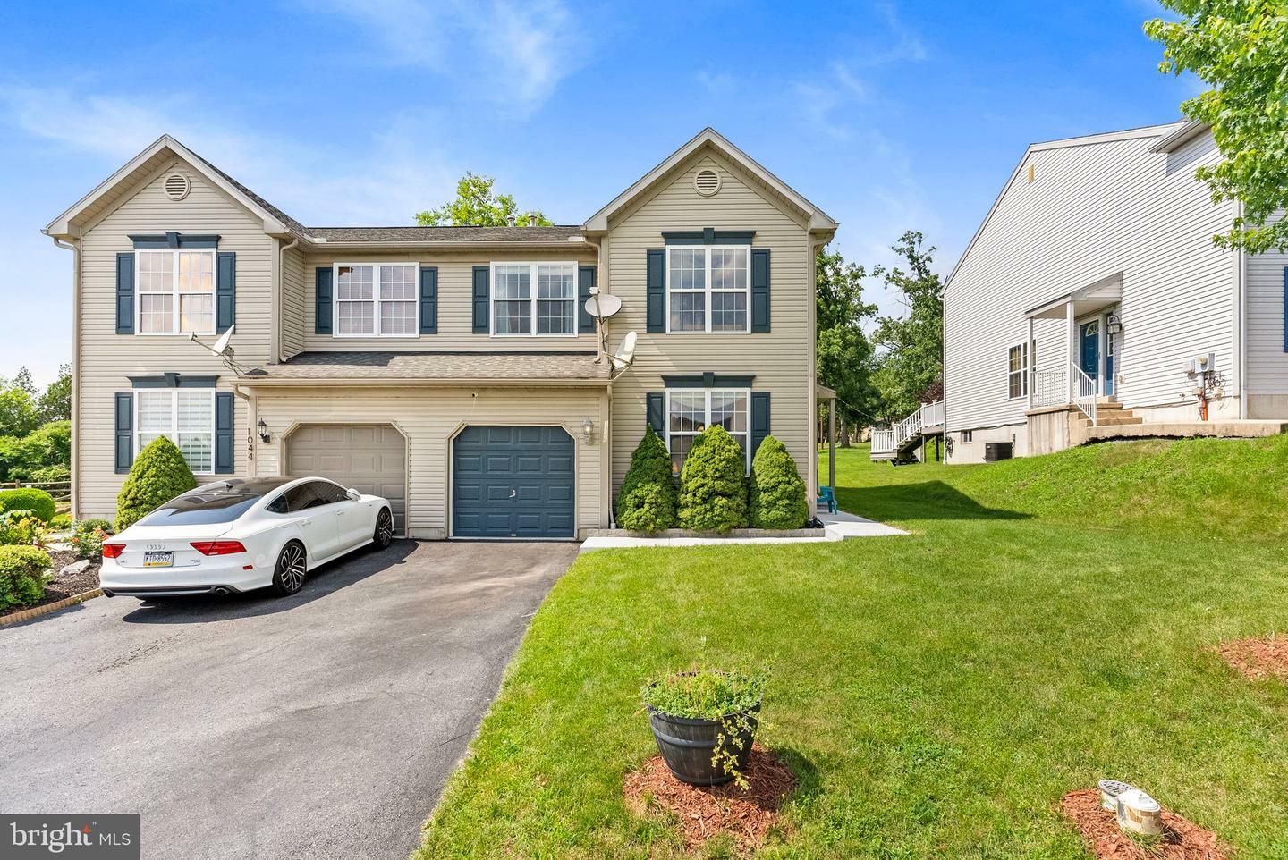 Property Photo: 1046 Alexander Drive PA 19560